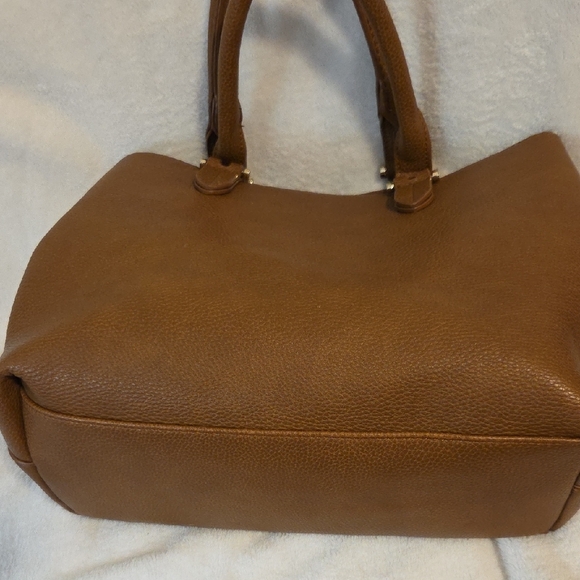 Miztique Tan Pebbled Satchel with Zipper Pocket - Picture 3 of 4